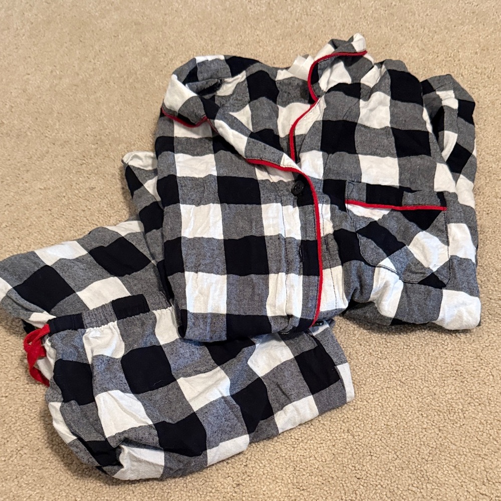 Wondershop Women's Plaid Pajama Set - Black, White, and Red Accents
